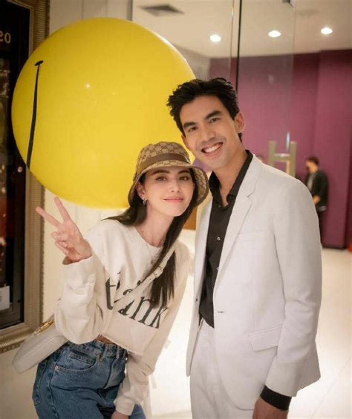 Are Davika Hoorne And Chantavit Dhanasevi Still Dating? Boyfriend