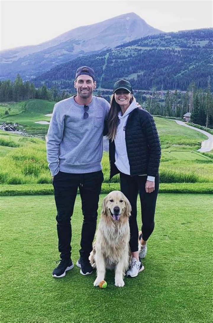 Erin Andrews Husband, Bio, Age, Wiki, Height, College, Salary, Children, Health and Cancer