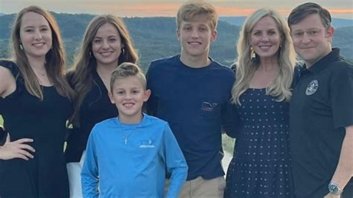 Greg Kelly Bio, Age, Family, Wife, Kids, News Max, Salary, Net Worth