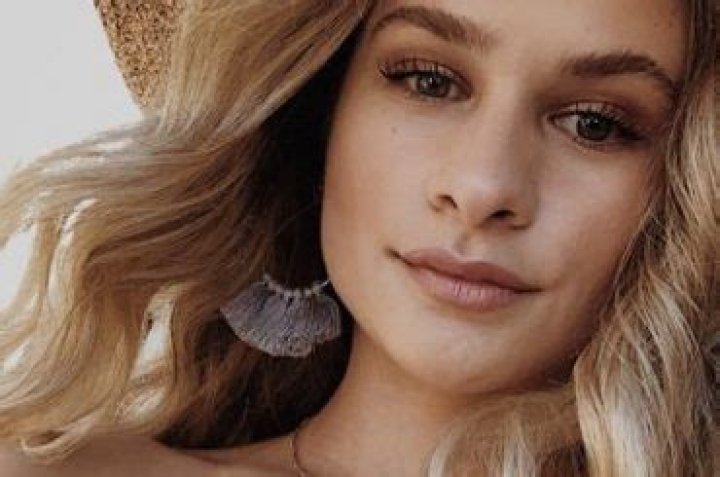 Jenna Boyd Biography; Net Worth, Age, Height, Parents, Siblings, Boyfriend And Movies