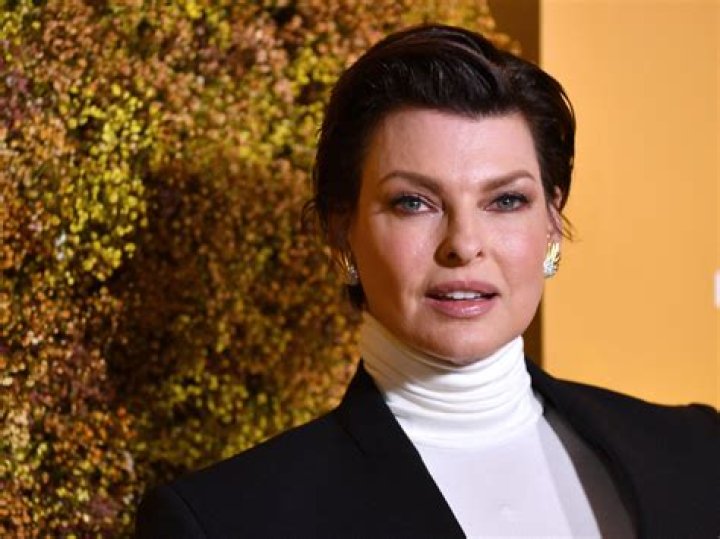 Linda Evangelista: dating, net worth, tattoos, smoking & body measurements