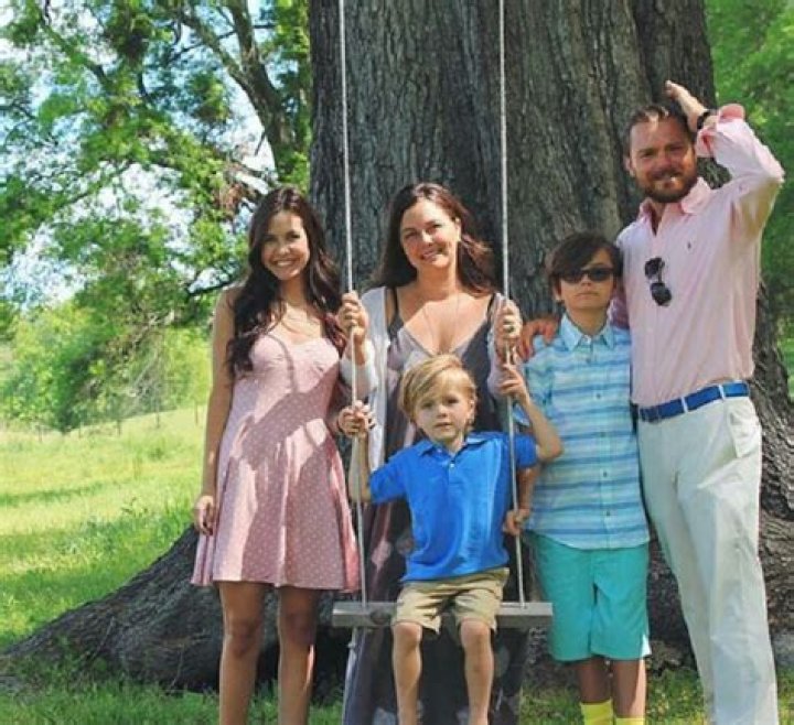 Sunshine Kiki Brown – Biography and Facts About Clayne Crawford’s Wife