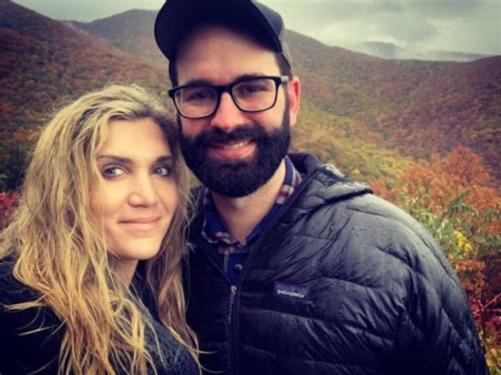 Vinnie Bennett Bio, Age, Height, Wife, Children, Family, Parents, Actor and Net worth